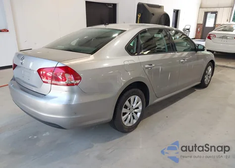 2012 Volkswagen Passat 2.5L S из США, поврежденный, VIN 1VWAP7A30CC079865